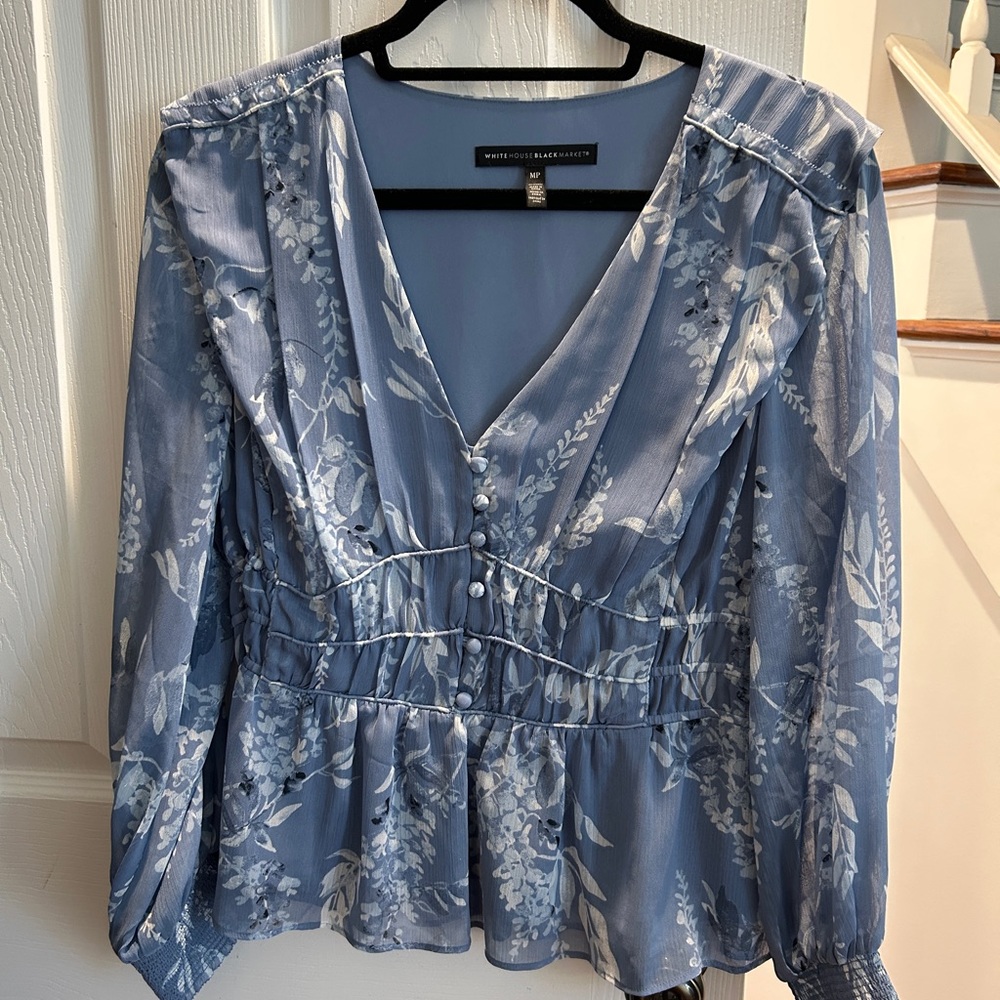 White House Black Market WHBM gorgeous blue floral blouse with feminine details